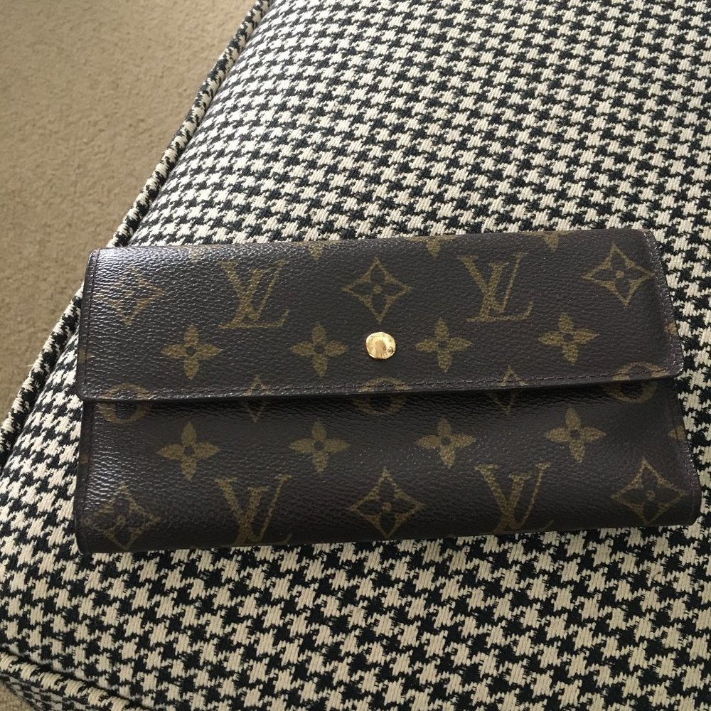 Louis Vuitton Authentic Classic Long Wallet